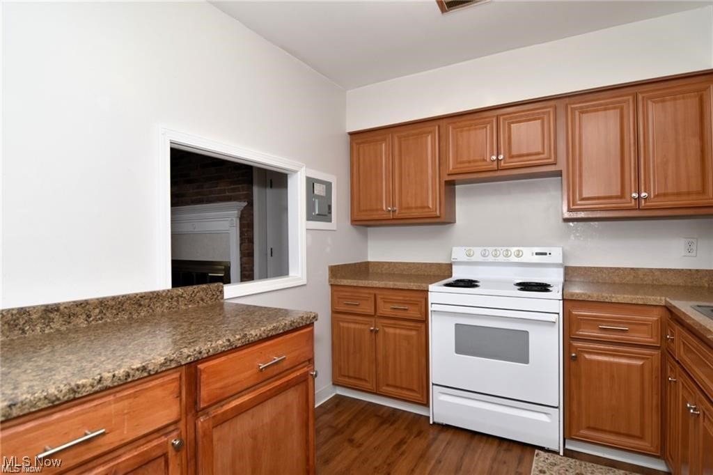 Heritage Circle Condo - Residential