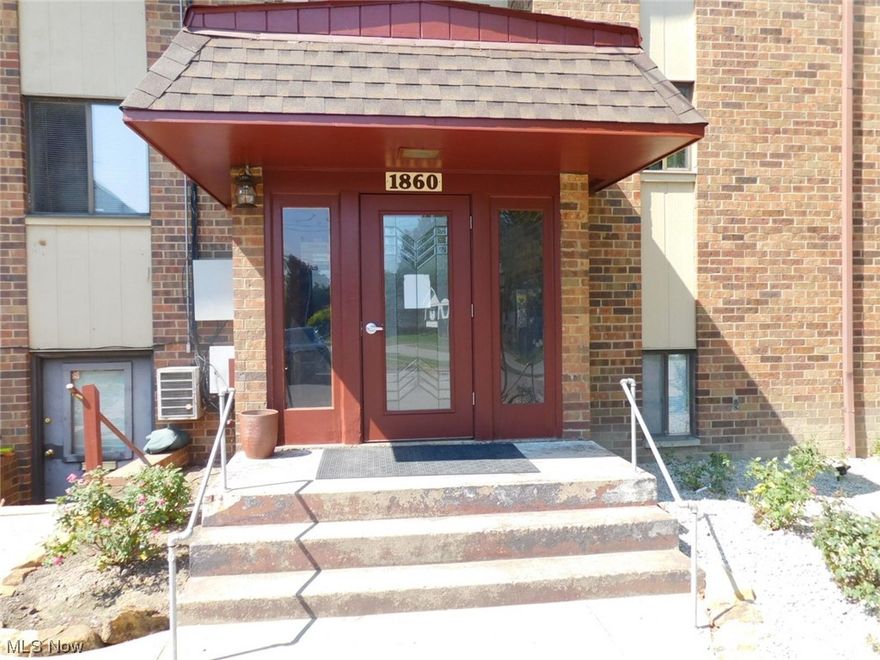 This 2 Bed/1 Bath lower floor Apartment is located in Warren and does accept Section 8.  Kitchen has a stove and refrigerator that the tenant is to maintain.  This apartment has Air Conditioning and there is shared laundry on site.  Monthly rent is $700.00 and the tenant pays for the electric.  Water, gas, trash and landscaping are included in the monthly rent. Full security deposit of $700.00 and first months rent is due before an approved tenant can move in.  No smoking and no pets are permitted.