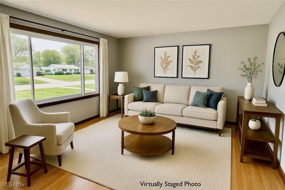 5374 Oak Ridge Drive, Willoughby, Ohio image 2