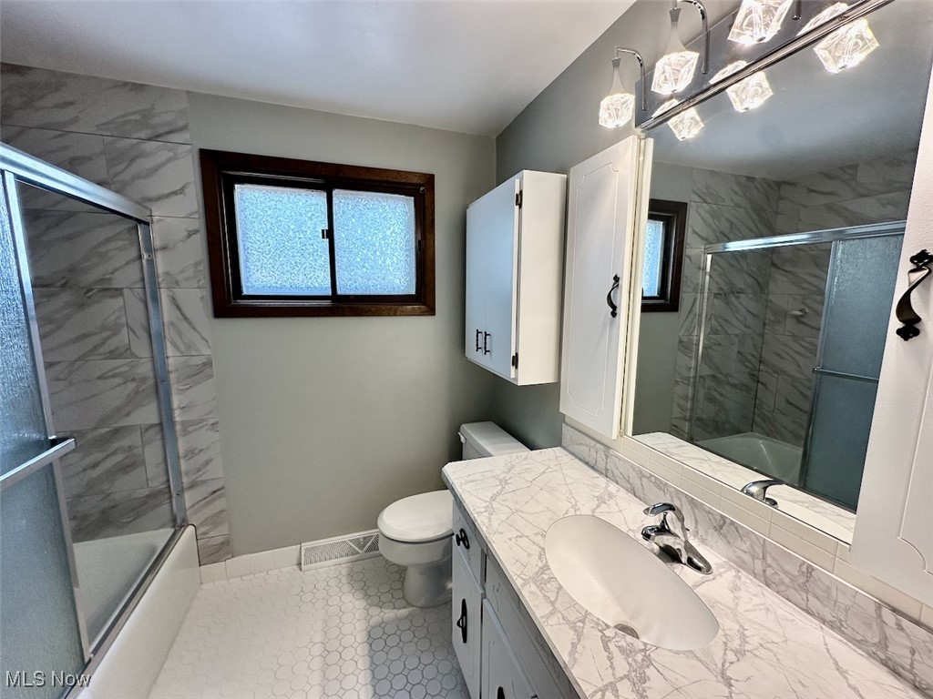 5374 Oak Ridge Drive, Willoughby, Ohio image 16