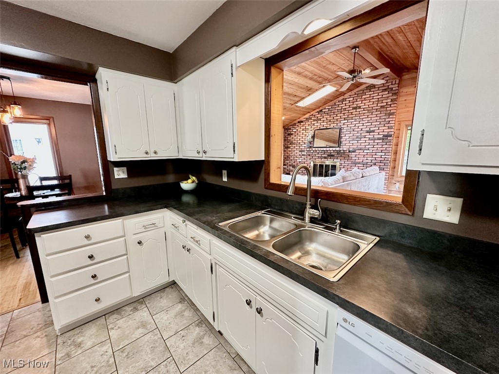 5374 Oak Ridge Drive, Willoughby, Ohio image 12