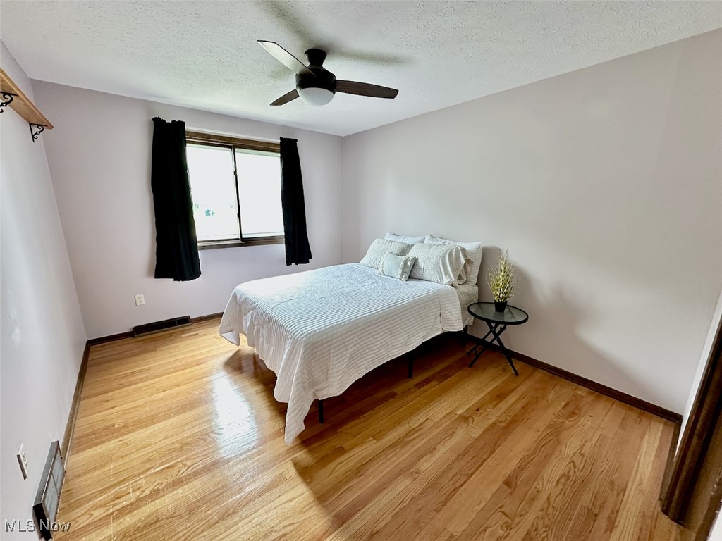 5374 Oak Ridge Drive, Willoughby, Ohio image 18