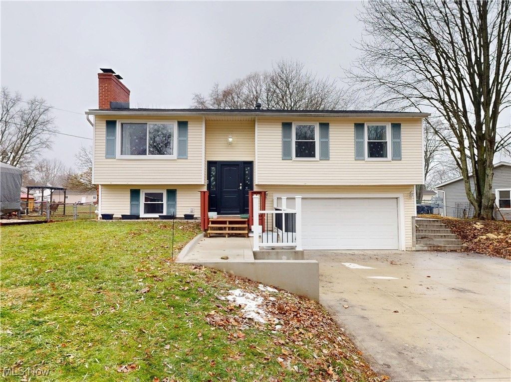 Photo of 1545 Whitehall Drive, Mogadore, OH 44260 (MLS # 5178795)