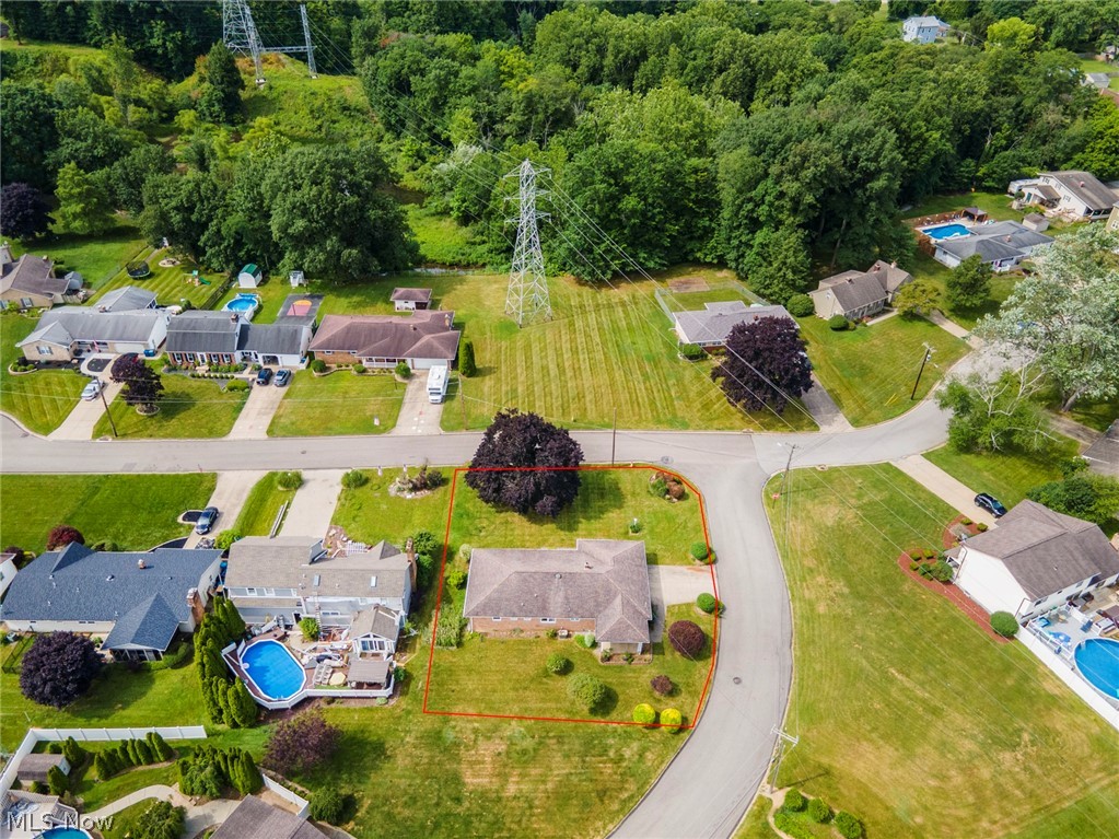 Hamilton Lake Manor 02 - Residential