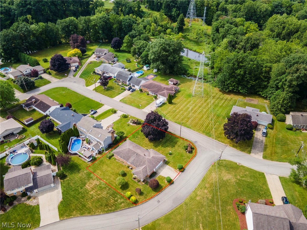 Hamilton Lake Manor 02 - Residential