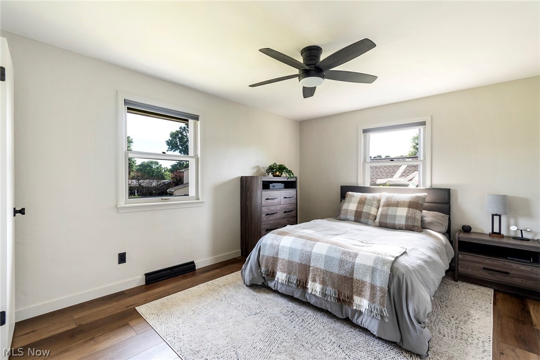 Hamilton Lake Manor 02 - Residential