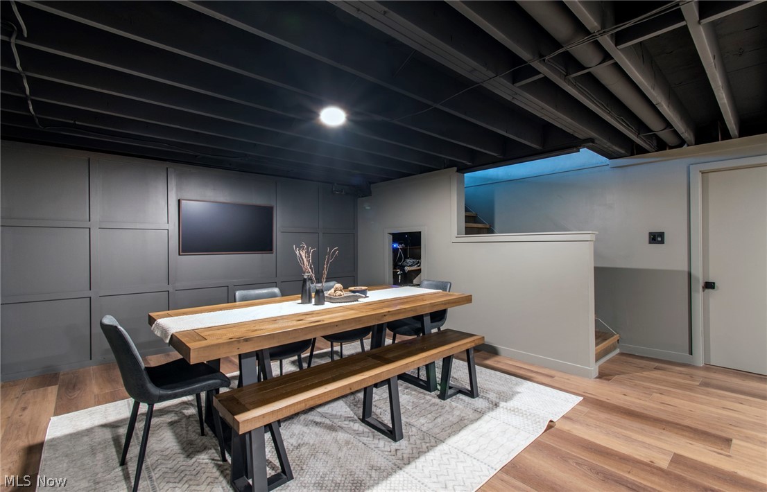 Hamilton Lake Manor 02 - Residential