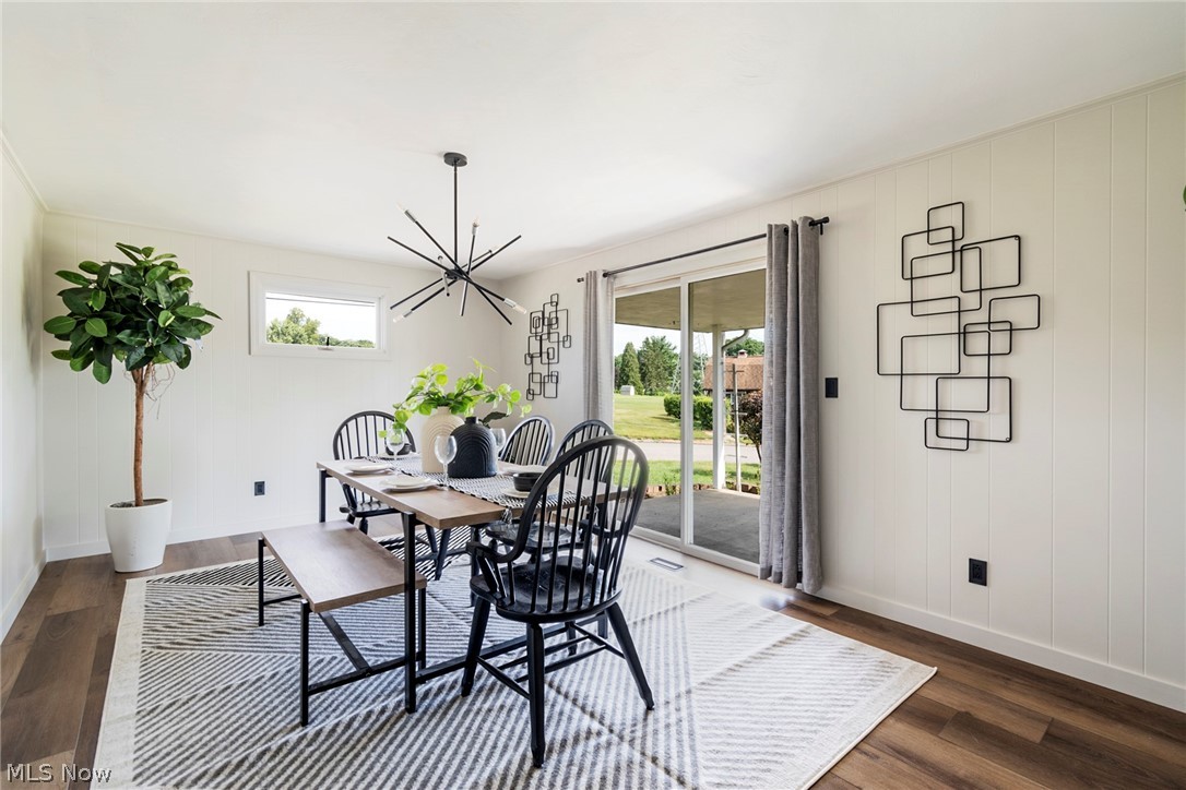 Hamilton Lake Manor 02 - Residential