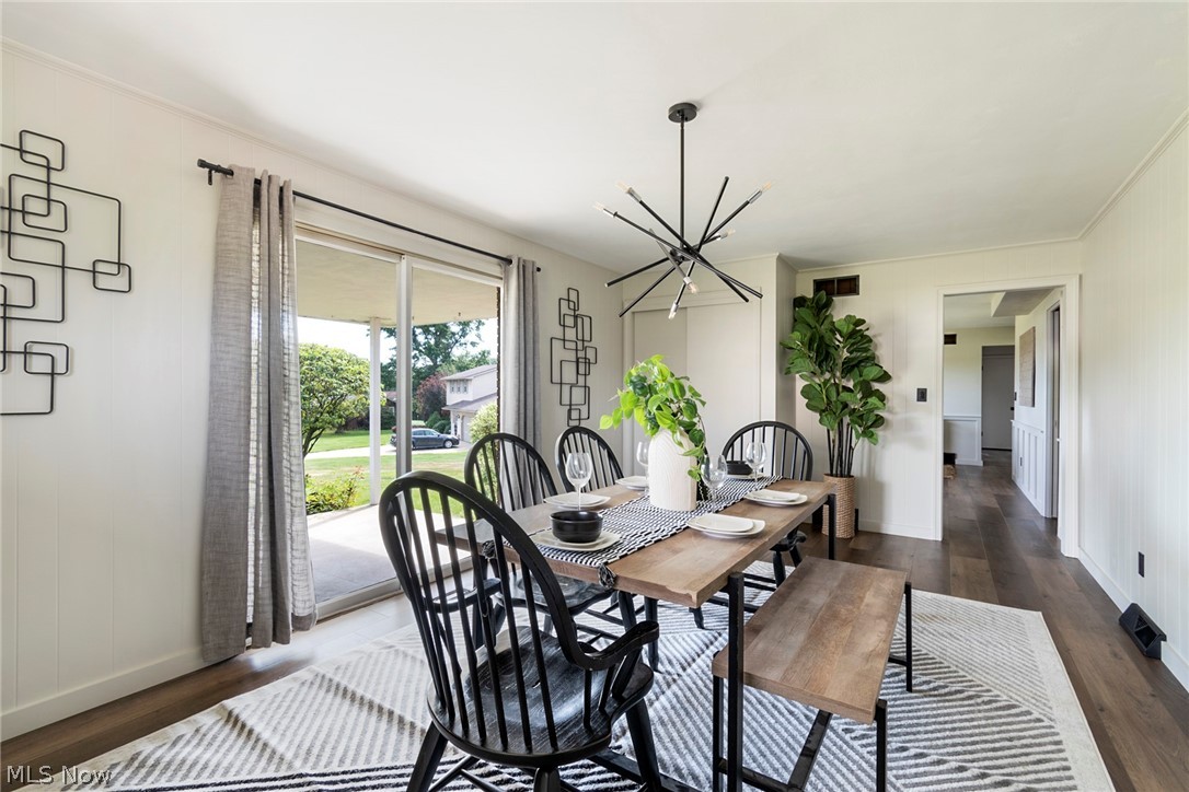 Hamilton Lake Manor 02 - Residential