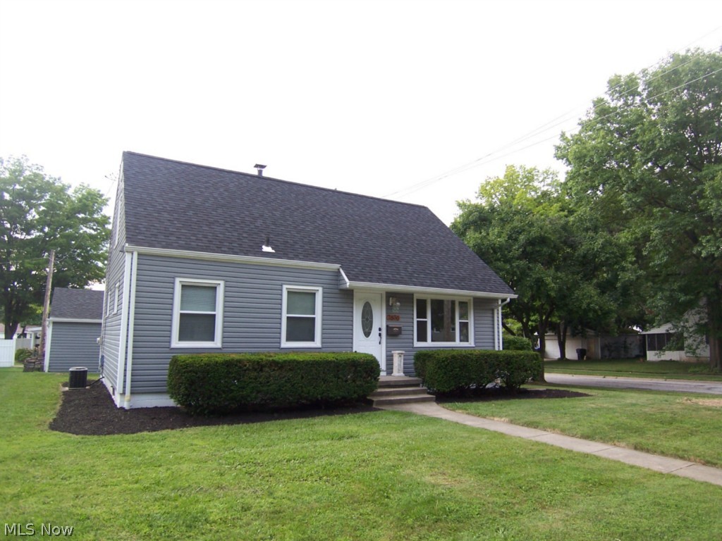 Magnificent oversize 3 Bedroom 2 Full bath Cape. Enjoy the rear deck/porch over looking 2 car garage.
Updated siding, roof and central air. High efficient furnace, stainless steel appliances.
Hardwood floors, updated bath and full size basement. Near park and schools.
Call this home today!