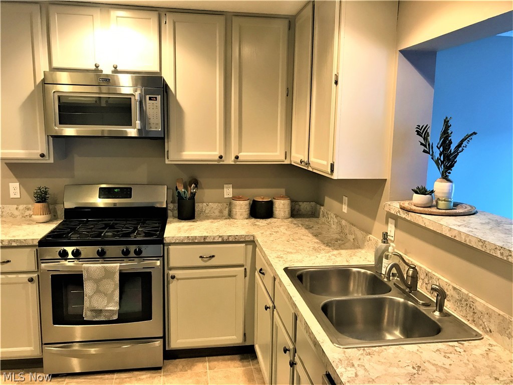 Canal Park Condo - Residential