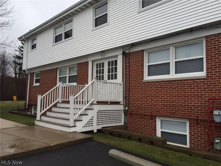 "New" Enjoy maintenance free living. 2 beds. 1 full bath. Large eat in Maple kitchen. All new appliances. New carpet. New laundry facility in common area. Close distance to bank, dining, grocery store & much more.