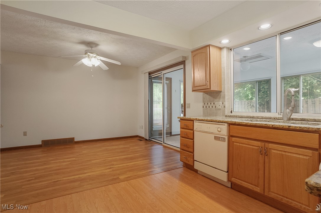 7193 Windsor Lane, Mentor, Ohio image 18