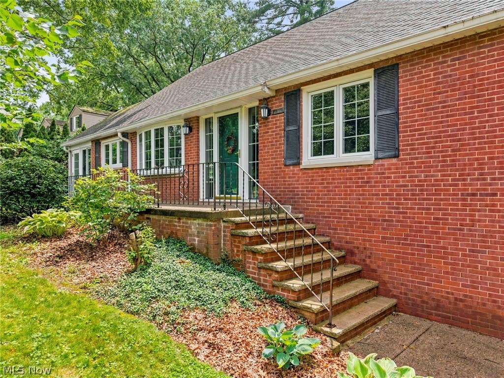 Photo of 3546 Overhill Drive NW, Canton, OH 44718 (MLS # 5222852)