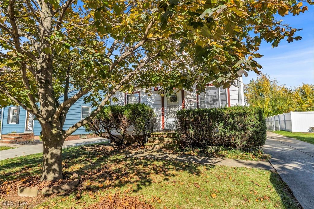 Photo of 1487 E 193rd Street, Euclid, OH 44117 (MLS # 5168324)