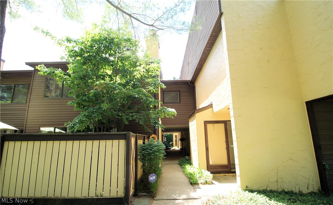 Hampton Woods - Residential