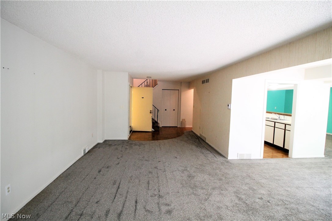 Hampton Woods - Residential