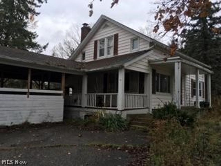 3 bdrm/2 bath Bungalow on over 4 acres with charming front porch and 2 car garage. Near SR 422, shopping and hospitals

Seller is Secretary of Veterans Affairs and property was built prior to 1978,lead-based paint potentially exists. All
information is approximate.