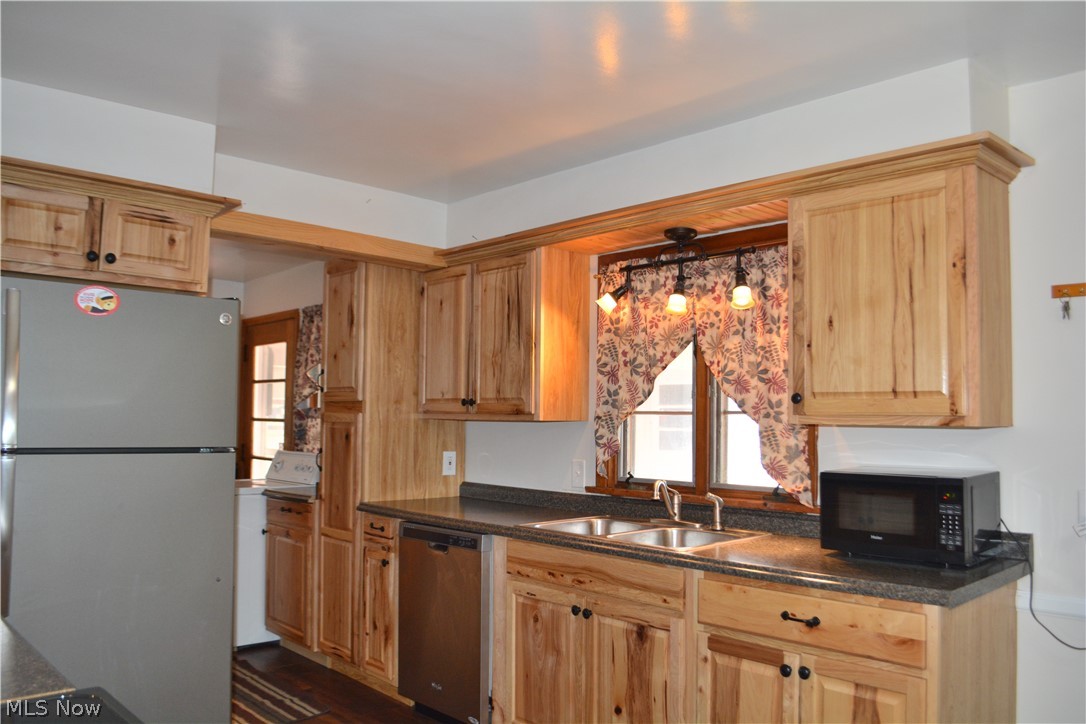 F A Rowe - Residential