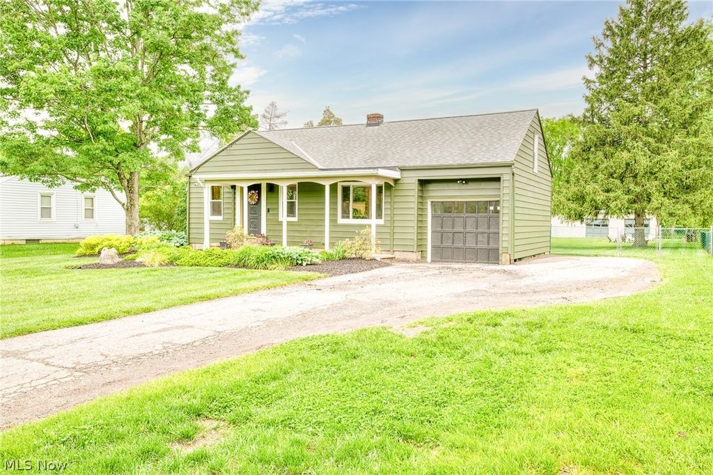 Photo of 21376 Boston Road, Strongsville, OH 44149 (MLS # 5212233)