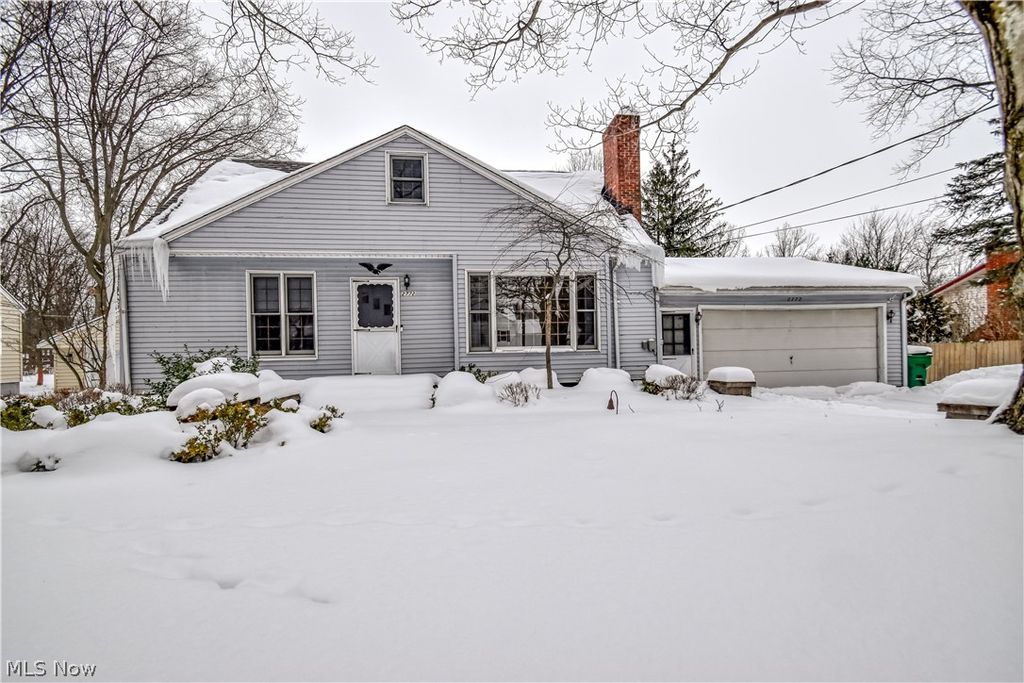 Photo of 2772 Oak Street, Willoughby, OH 44094 (MLS # 5186901)