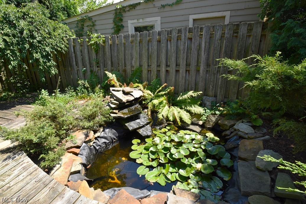 Advance Real Estate - Residential