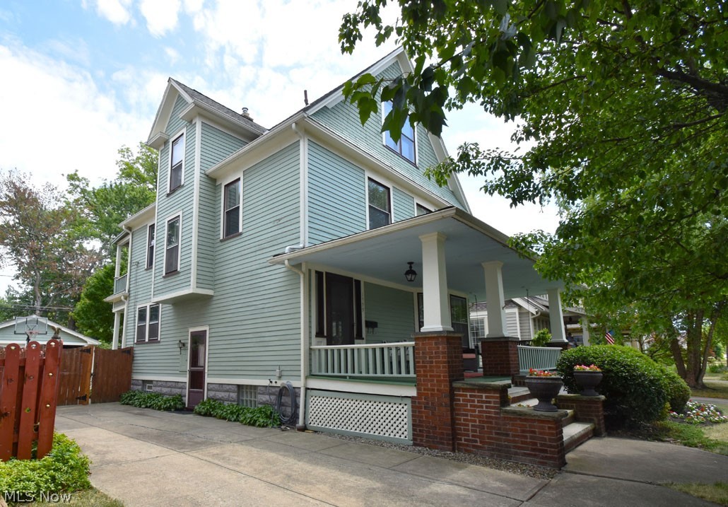 Advance Real Estate - Residential