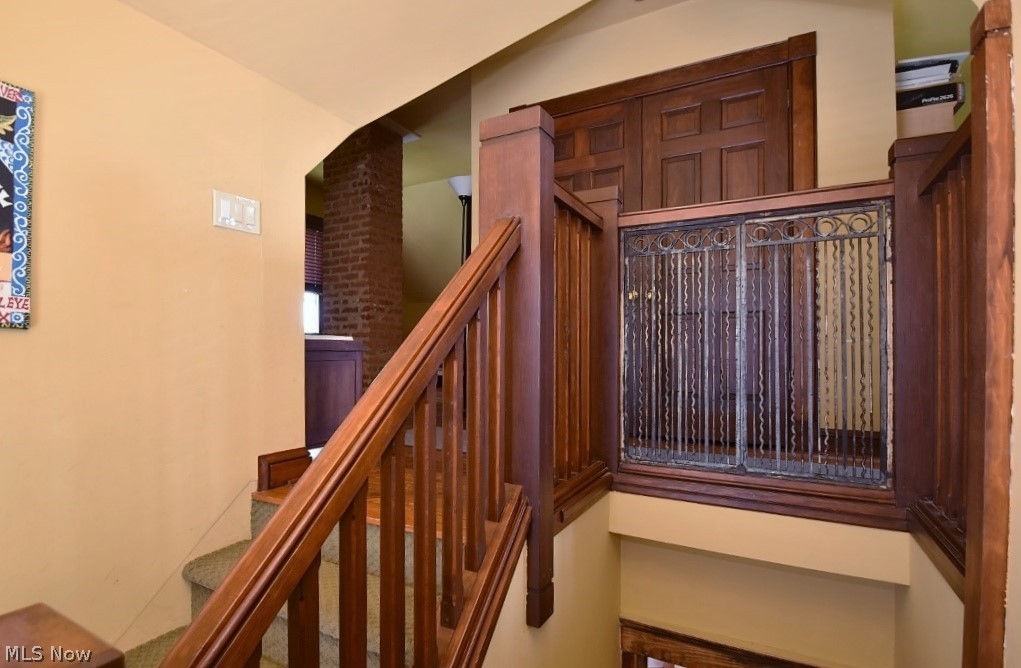 Advance Real Estate - Residential