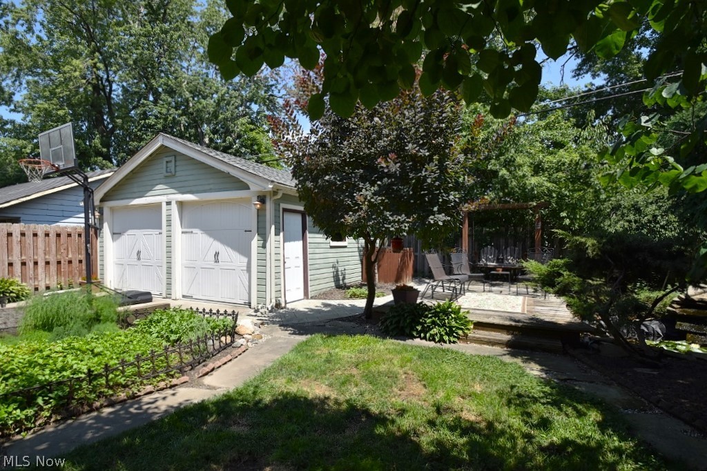 Advance Real Estate - Residential