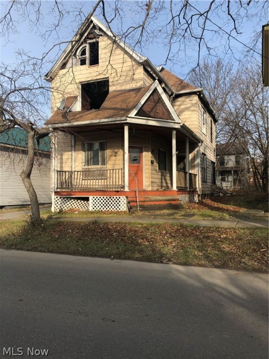 Fire damage. Sold as-is. Cash Only