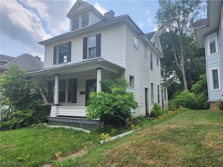 Over 1800 square feet of home ready for your renovation and renewal! Please ask your agent to provide all info pertaining to this home to you!
Home will require lead base paint abatement. Last water usage was in 2007. Buyer may have to pay for new Water tap fee of $600 for 3/4 inch line water and Sewer tap fee of $1500. Please verify this information with the Utility Director. Home was once a duplex and could also be returned to a duplex too!