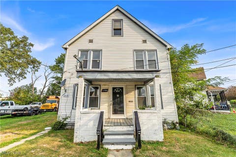 Multifamily For Rent - 11702 Brookfield Avenue #2/UP<br/> Cleveland, OH 44135