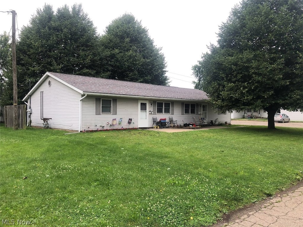Photo 1 of 6 — 418 W 1st Street, Uhrichsville, OH 44683