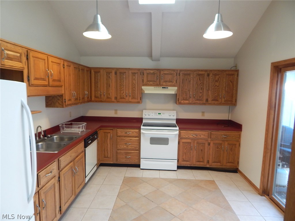 Pinewood Condo - Residential