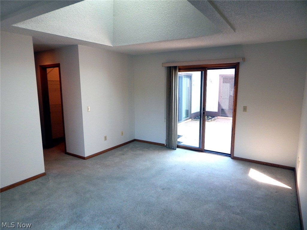 Pinewood Condo - Residential