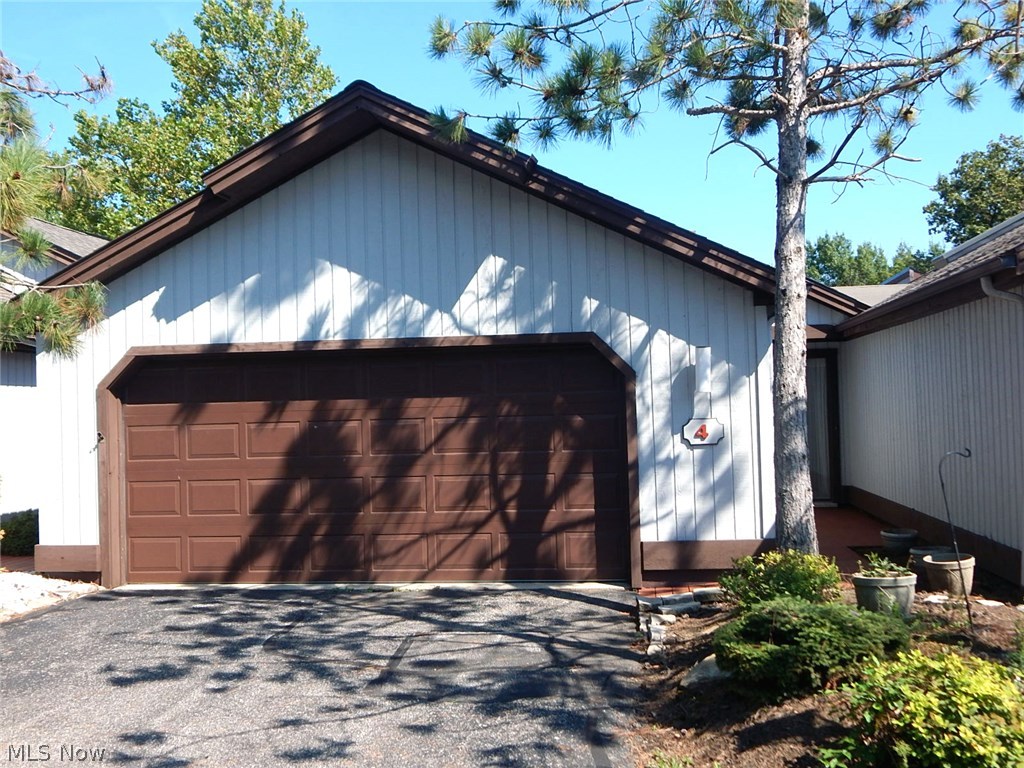 Pinewood Condo - Residential