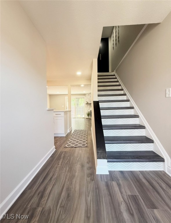 656 Topaz Lane