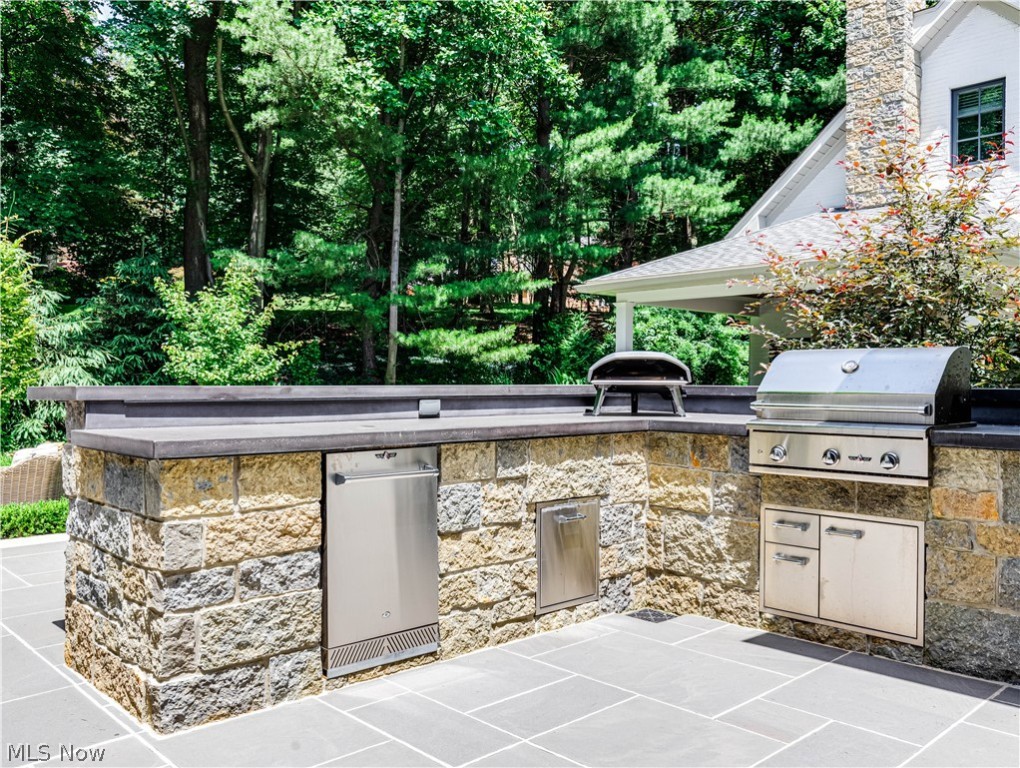 Crystal Shores - Residential