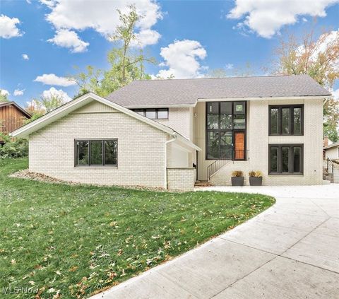 20601 Shelburne Road Shaker Heights OH 44122