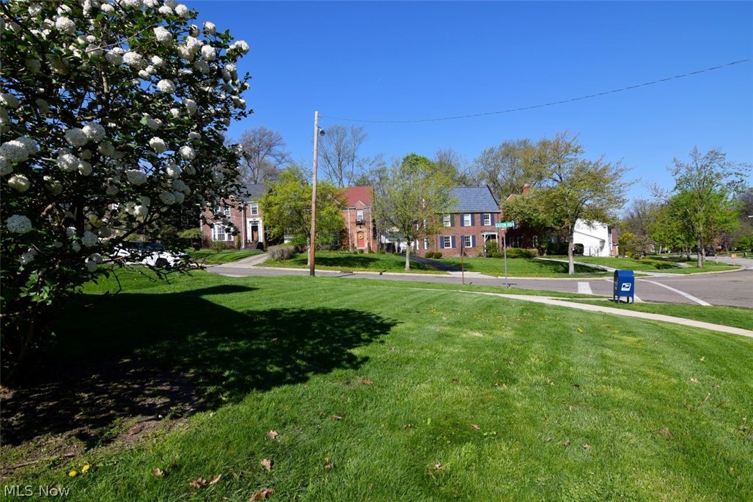 Frederick W Blatzs Pkwy Al - Residential