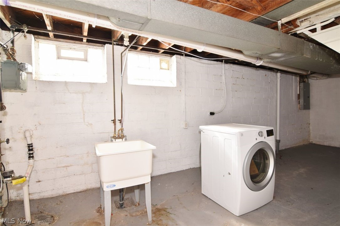 Frederick W Blatzs Pkwy Al - Residential