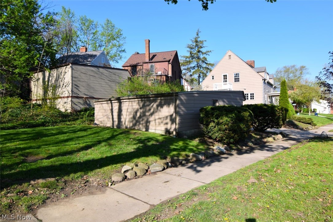 Frederick W Blatzs Pkwy Al - Residential