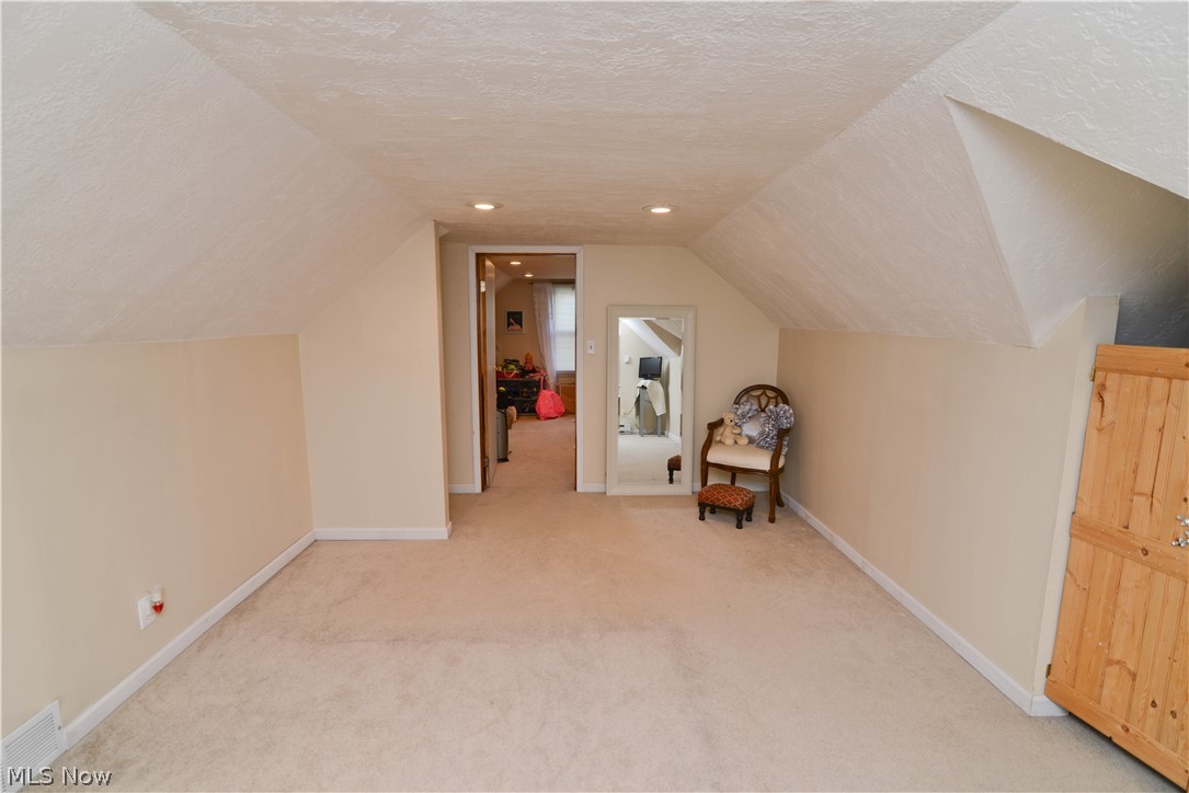 Meadowbrook Vill - Residential