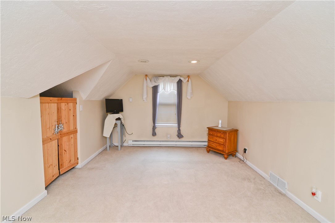 Meadowbrook Vill - Residential