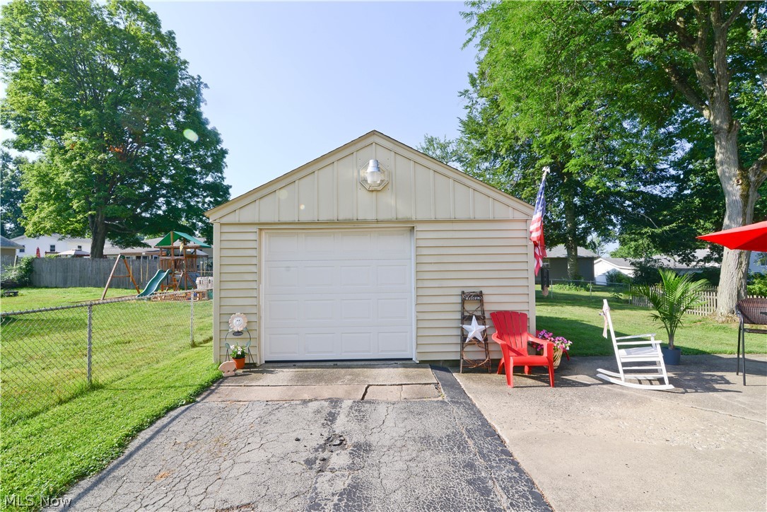 Meadowbrook Vill - Residential