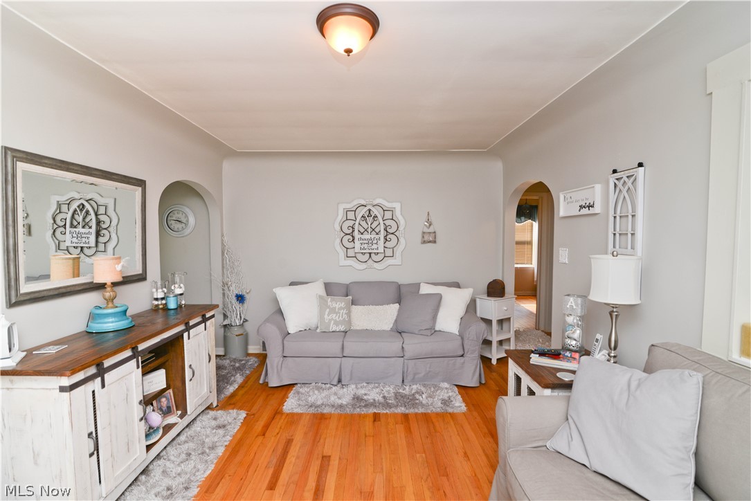 Meadowbrook Vill - Residential