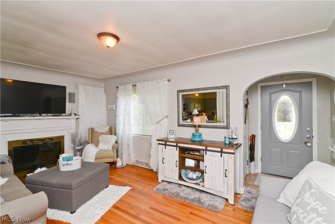 Meadowbrook Vill - Residential