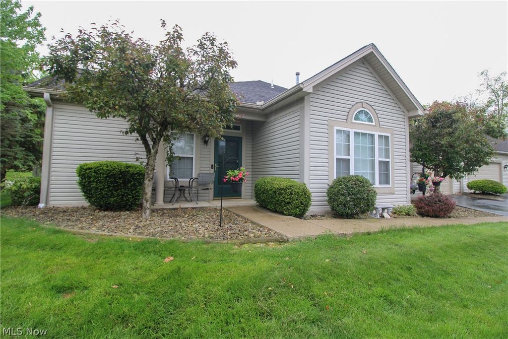 Photo of 276 Wilcox Road, Austintown, OH 44515 (MLS # 5207554)