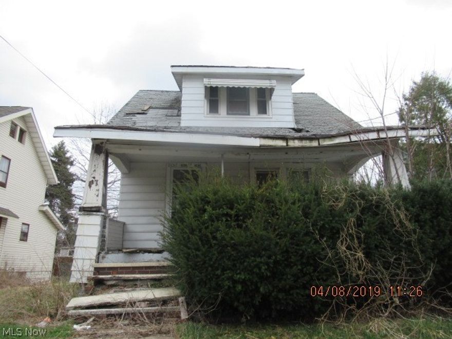 Attention Investors!! This is a Handyman Special, priced accordingly! Nice Design! Full Basement, Enclosed Back Porch and Mudd Room. Detached Garage. Nice size yard. Come take a Look, this is a great deal! Start the Summer with this Project! Property is to be Sold AS-IS with all Faults and any/all remaining contents. Buyer is responsible for due diligence in researching all taxes, assessments, and any other to include intended end use with appropriate authority. Seller does not pay for inspections, warranties, repair, surveys. Agents see broker remarks for Offer instructions and requirements. Attachments must be signed and returned with your offer. Buyer assumes any/all violations and resulting compliance required by the SCHD or City Zoning Dept at Buyers own expense, if applicable.