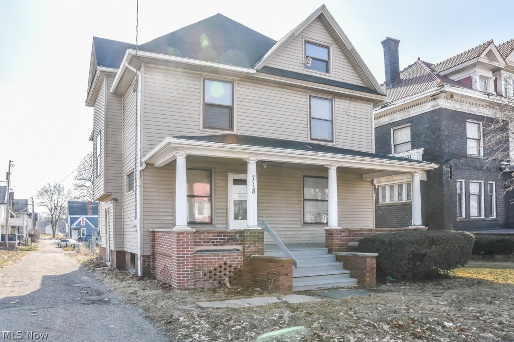 Mixed-use building with office space on the main floor with a full kitchen and half bath. The 2nd floor adds another revenue stream with a 3 bedroom, 1 bath apartment. Great visibility for your business on a highly traveled street with off-street parking behind the building. Schedule your showing today!